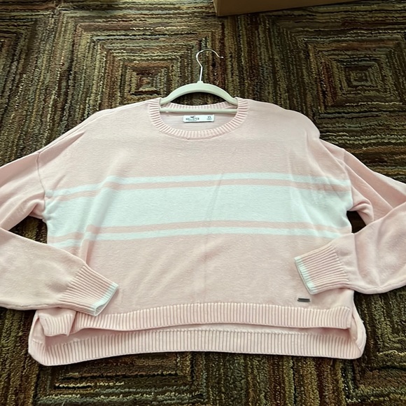 Light pink sweater from Hollister size XS worn once - Picture 1 of 3